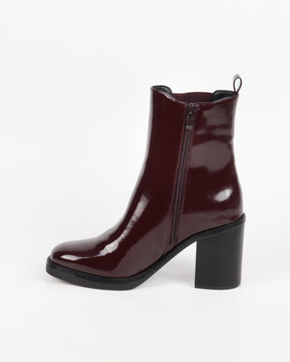 GITTE BOOTS WINE
