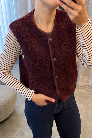 MAEVE VEST PLUM