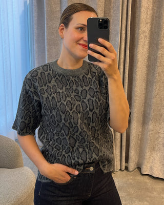 LEOPARD PULL GREY
