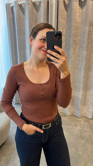 AMELIA TOP CHOCO